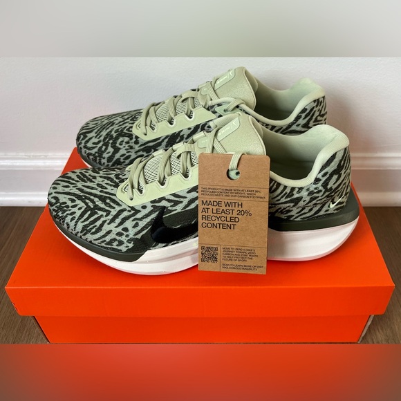 Women’s Nike Winflo 11 Road Running Shoes, Olive Aura Animal Print, 10 NEW - Picture 4 of 7